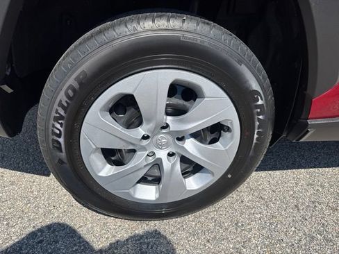 Used 2024 Toyota RAV4 LE AWD/4WD image 10
