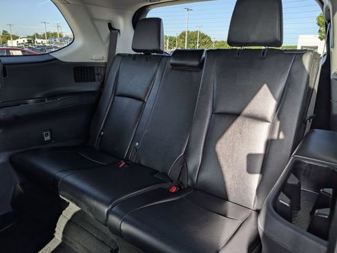 Used 2025 Toyota Grand Highlander AWD image 28