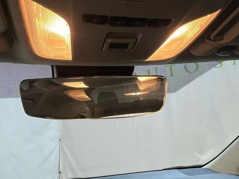 Used 2022 Toyota Corolla LE image 19