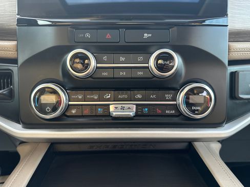 Used 2024 Ford Expedition Max Limited image 20