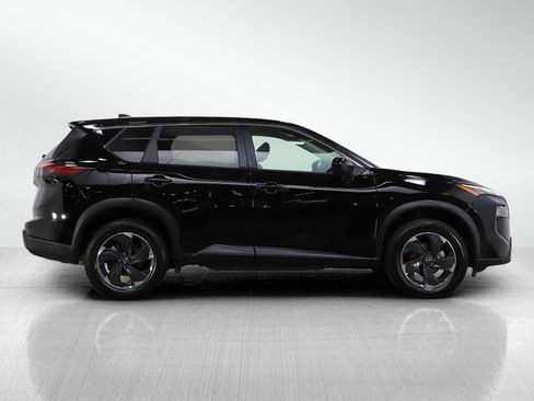 Used 2025 Nissan Rogue SV AWD/4WD image 6