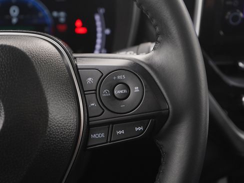 Used 2024 Toyota Corolla Cross XLE w/ Convenience Package image 26