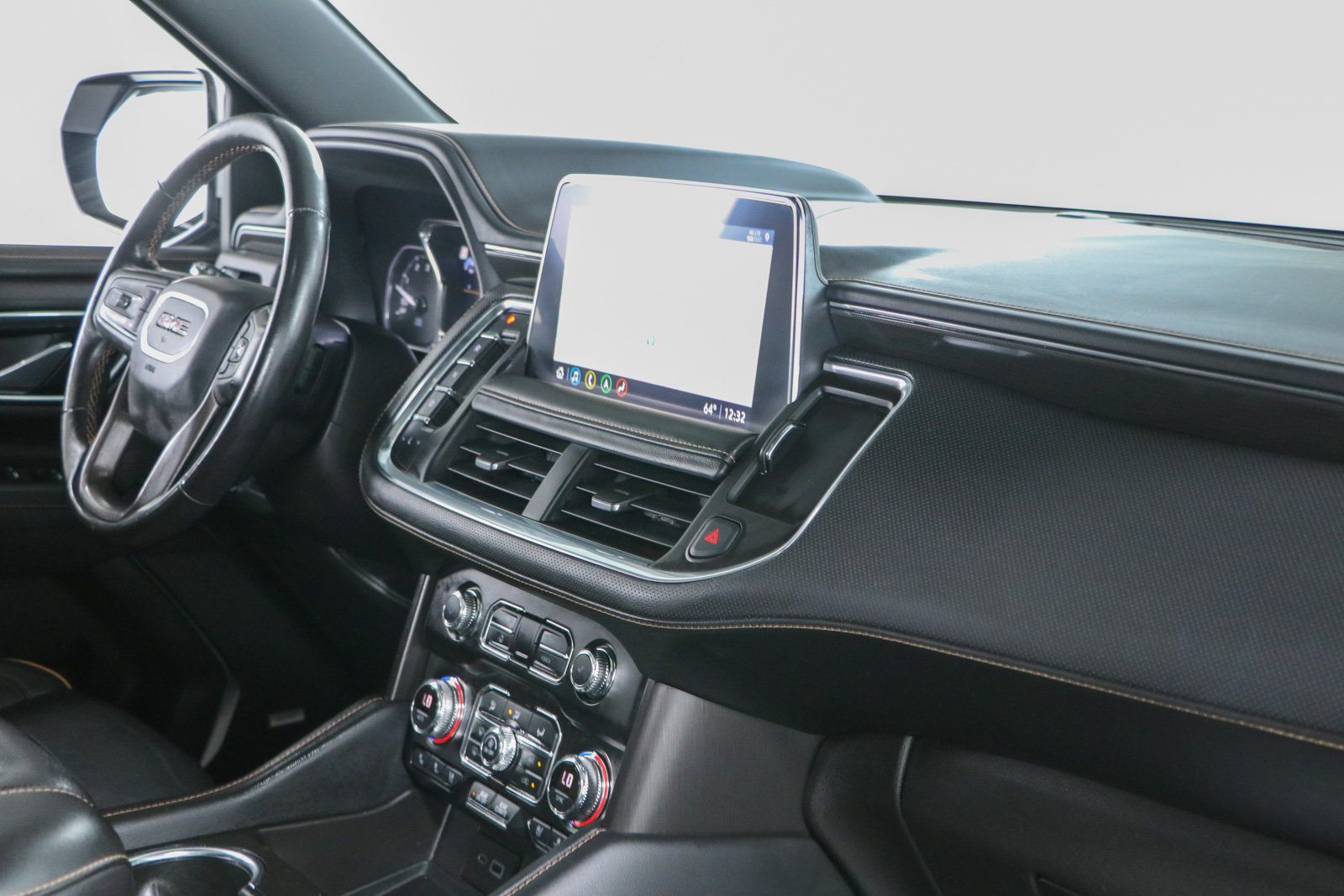 Used 2021 GMC Yukon AT4 w/ AT4 Premium Plus Package AWD/4WD image 31