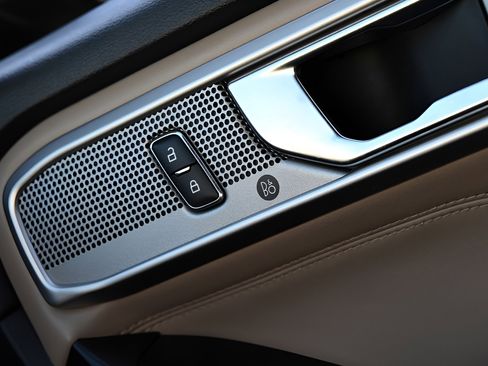 Used 2020 Ford Explorer Limited RWD image 29