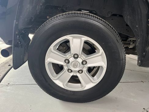 Used 2017 Toyota Tundra SR5 AWD/4WD image 16