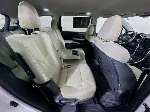Used 2022 Subaru Ascent Premium w/ Convenience Package image 11