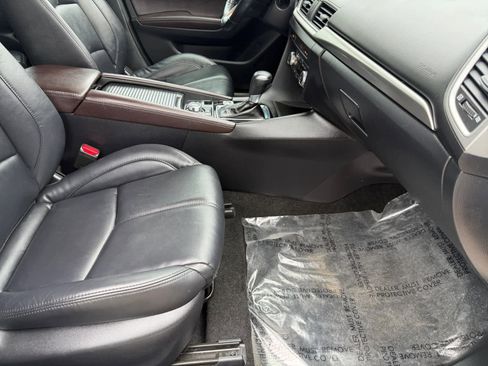 Used 2018 MAZDA MAZDA3 Touring FWD image 20