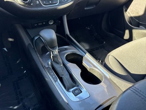 Used 2022 Chevrolet Malibu LT image 38