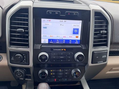 Used 2019 Ford F150 Lariat w/ Equipment Group 502A Luxury image 29