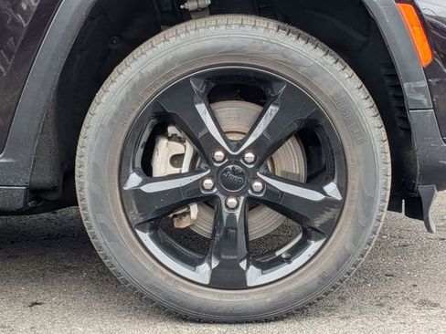 Certified 2023 Jeep Grand Cherokee L Limited w/ Black Appearance Package image 35