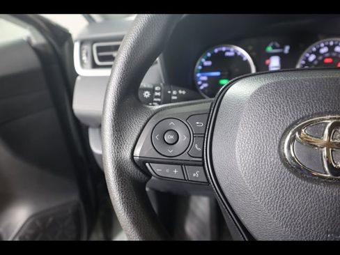 Used 2020 Toyota RAV4 XLE w/ All Weather Liner Package AWD/4WD image 24