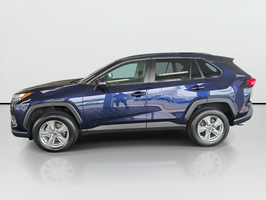 Used 2025 Toyota RAV4 XLE AWD/4WD image 2