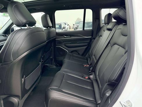 New 2026 Jeep Grand Cherokee Limited w/ Limited Altitude Package AWD/4WD image 10