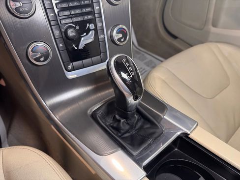 Used 2015 Volvo S60 T5 Premier image 29