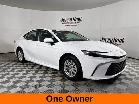 Used 2025 Toyota Camry LE FWD image 4