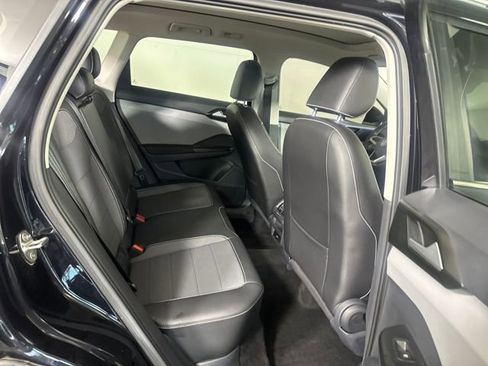 Used 2023 Volkswagen Taos SE w/ Panoramic Sunroof Package image 26