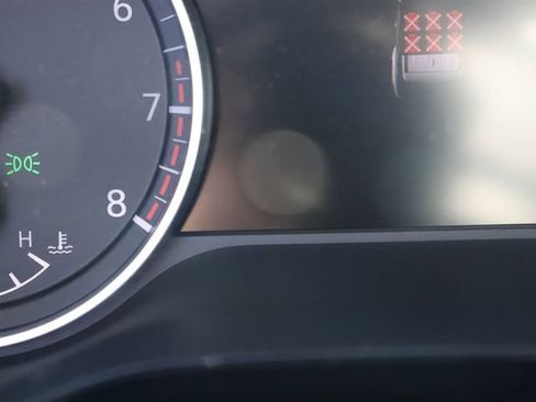 Used 2022 Nissan Pathfinder SV image 39