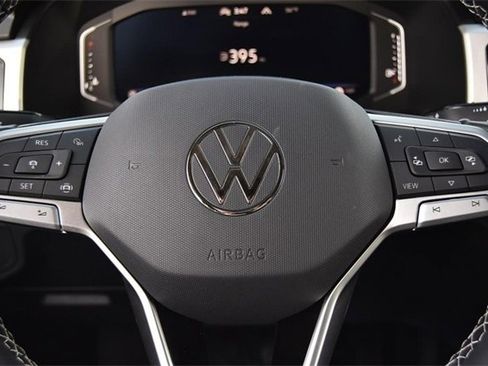 Certified 2023 Volkswagen Atlas SE image 18