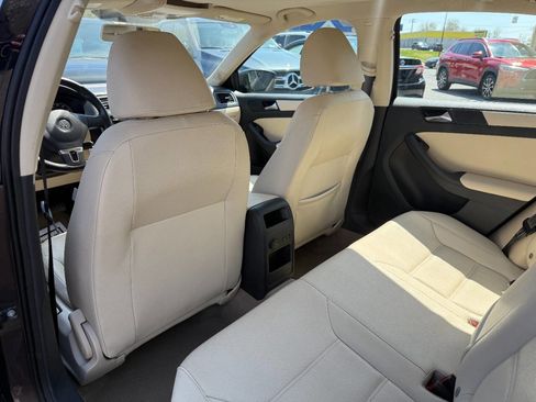 Used 2011 Volkswagen Jetta SE image 23