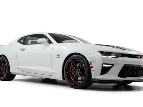 Used 2016 Chevrolet Camaro SS image 6
