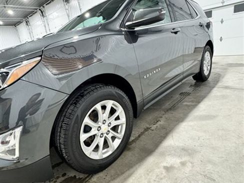 Used 2018 Chevrolet Equinox LT w/ Sun & Infotainment Package AWD/4WD image 4