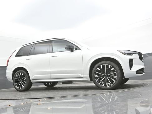 New 2026 Volvo XC90 B6 Ultra image 23