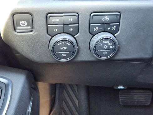 Certified 2025 Chevrolet Silverado 1500 LT Trail Boss w/ Convenience Package II image 18