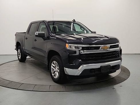 Used 2023 Chevrolet Silverado 1500 LT AWD/4WD image 3