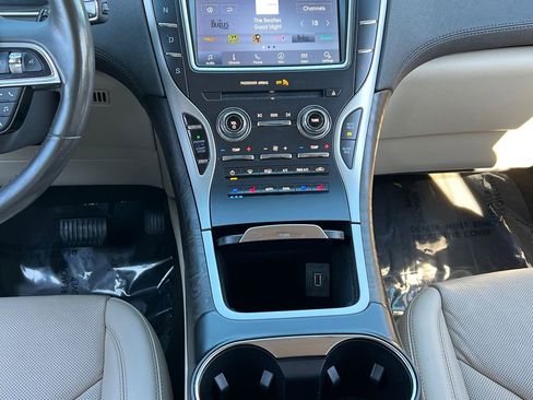 Used 2020 Lincoln Nautilus Reserve image 12