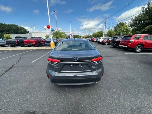 Used 2023 Toyota Corolla XLE image 5