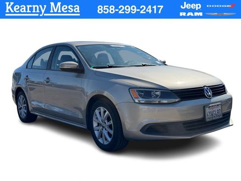 Used 2012 Volkswagen Jetta SE FWD image 1