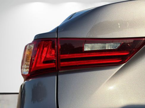 Used 2015 Lexus IS 250 image 10