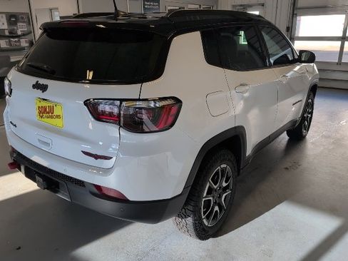 New 2026 Jeep Compass Trailhawk w/ Trailer Tow Group image 5