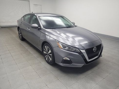 Used 2022 Nissan Altima 2.5 SV FWD image 13
