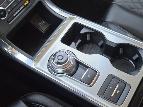 Used 2024 Ford Edge Titanium image 20