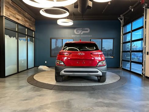 Used 2022 Hyundai Kona SEL FWD image 4