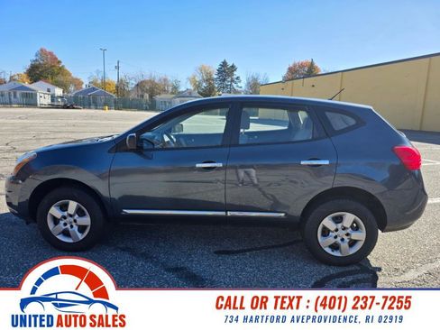 Used 2014 Nissan Rogue S image 2