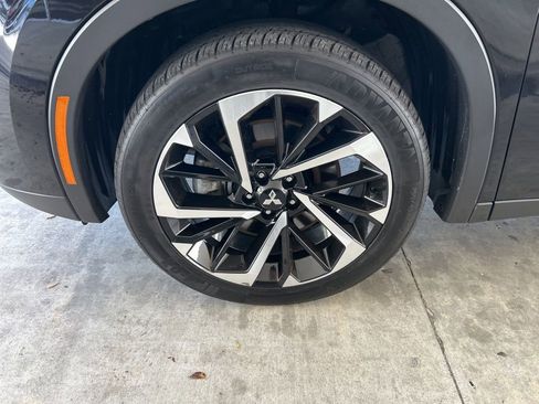 Used 2024 Mitsubishi Outlander SE image 15