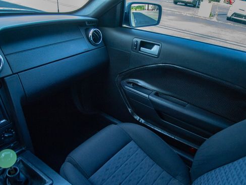 Used 2009 Ford Mustang GT Premium RWD image 14