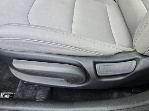 Used 2018 Hyundai Elantra Value Edition FWD image 14