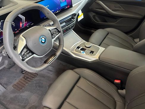 Used 2026 BMW i4 xDrive40i w/ Premium Package AWD/4WD image 4
