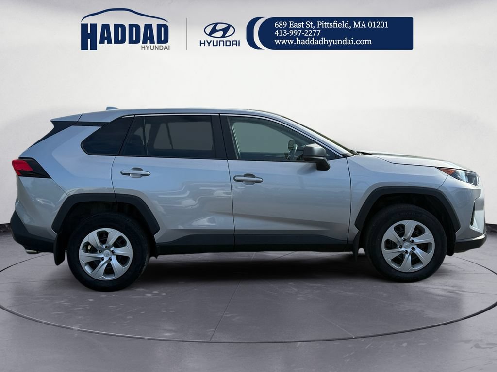 Used 2022 Toyota RAV4 LE AWD/4WD image 6