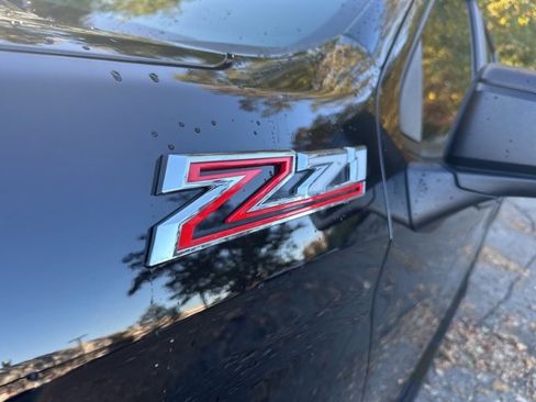 Used 2021 Chevrolet Silverado 1500 Custom Trail Boss w/ LPO, Dark Essentials Package image 10