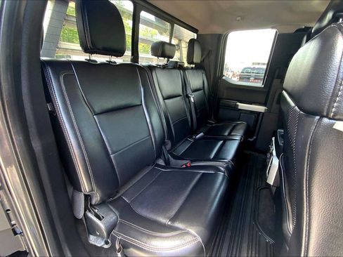 Used 2019 Ford F550 4x4 SuperCab Super Duty w/ Lariat Value Package image 19