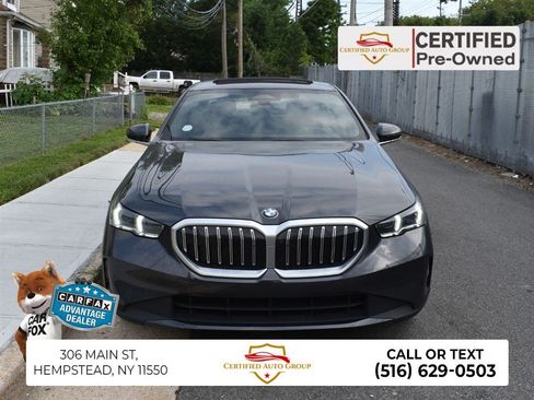 Used 2025 BMW 530i RWD image 1