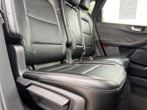 Used 2025 Ford Escape Platinum AWD/4WD image 20