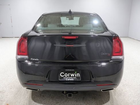 Used 2022 Chrysler 300 S w/ Comfort Group RWD image 3
