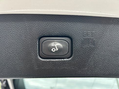 Used 2022 Ford Edge SEL w/ Convenience Package image 17