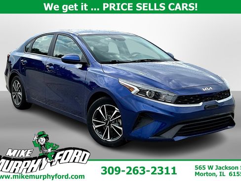 Used 2023 Kia Forte LXS image 1