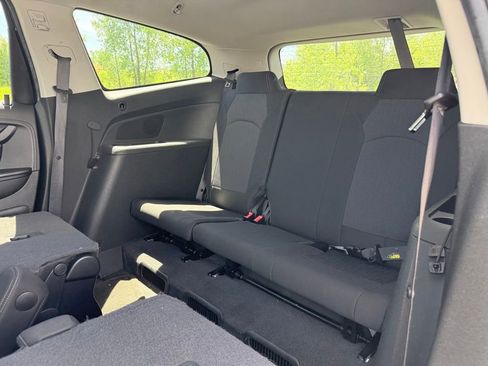 Used 2017 Chevrolet Traverse LT AWD/4WD image 8